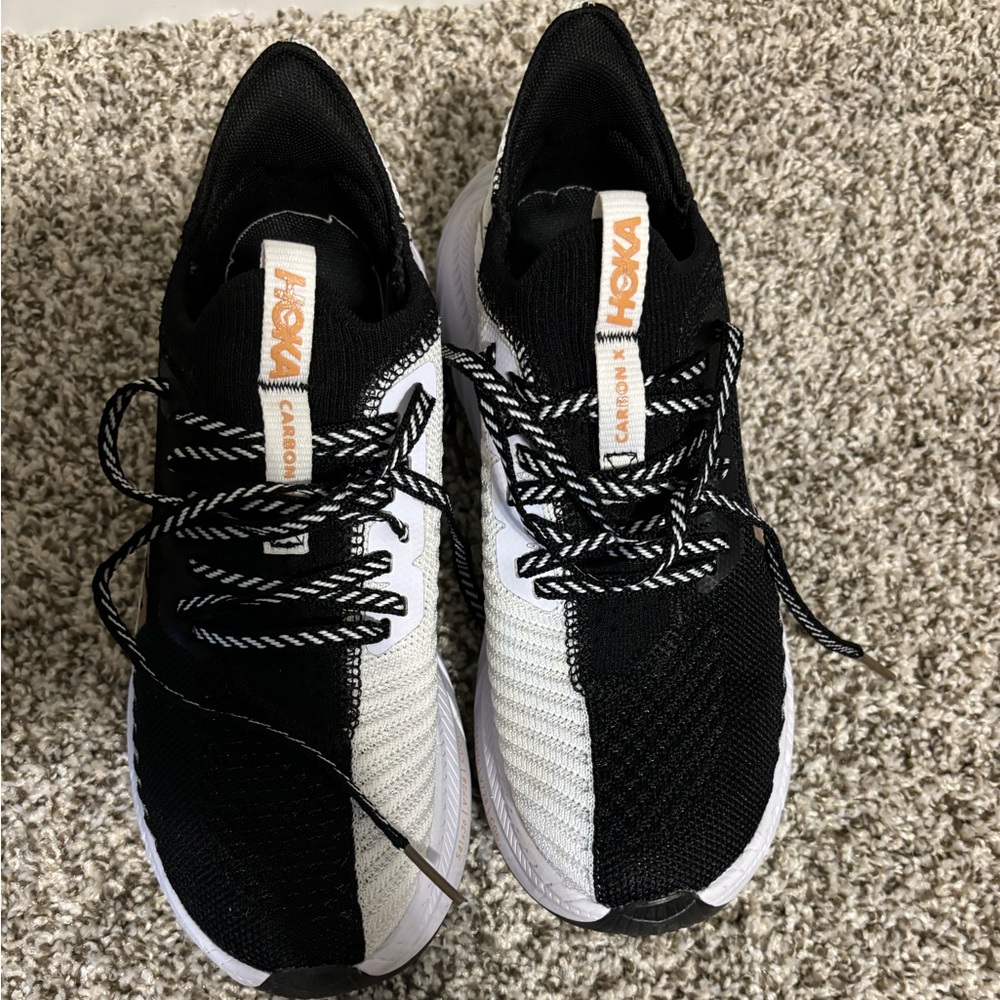LIKE NEW! Hoka x Carbon